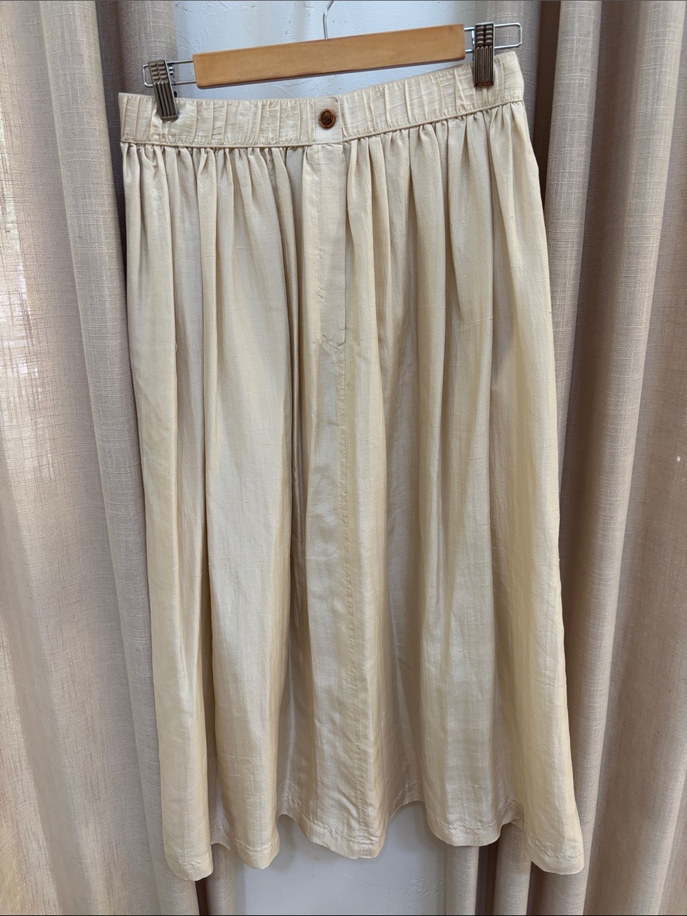 Chaus 100% silk vintage skirt